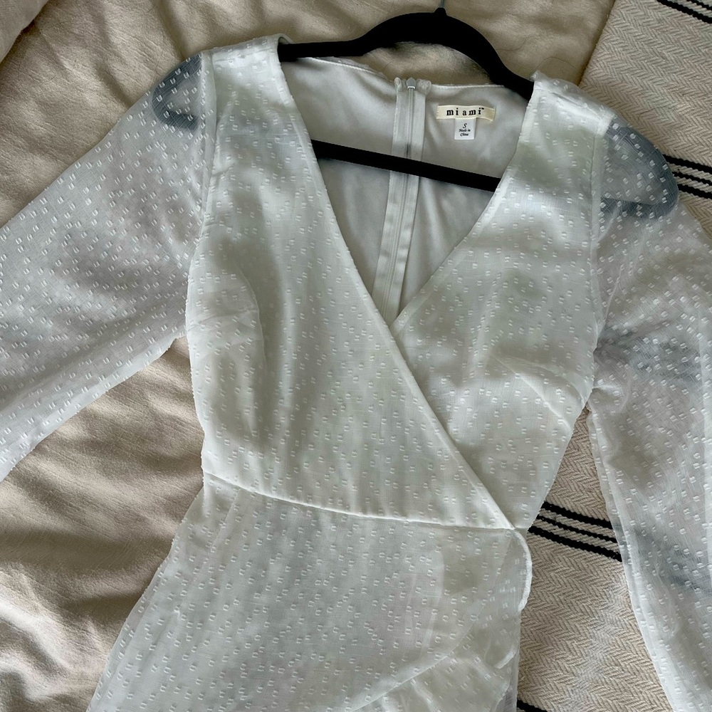 Francesca’s Miami Branded White Long Sleeve Dress (Small)